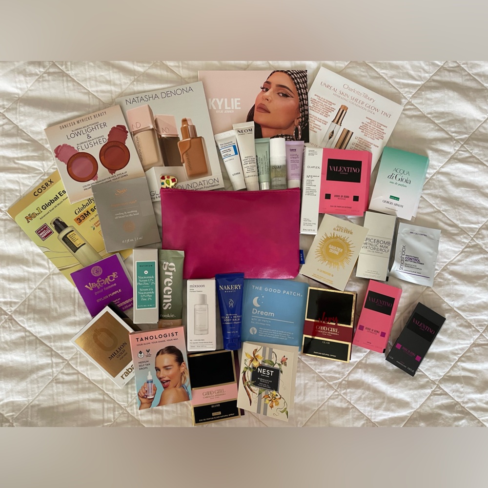 30+ Makeup, Skincare, and Haircare Mystery Bag (Ipsy Makeup Bag Included)